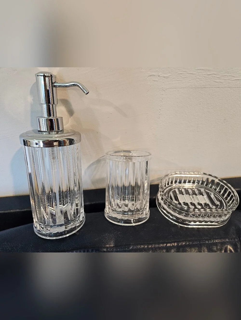 Clear Ribbed Plastic 3 Piece Bathroom Set